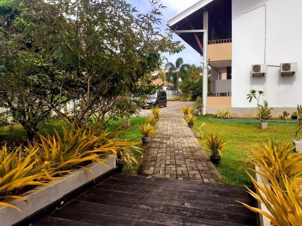 Sunrise Palace Negombo Exterior photo